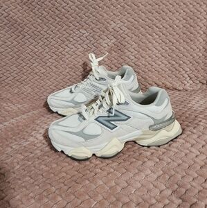 New Balance 9060 Sea Salt Size Male 6 Women 7.5